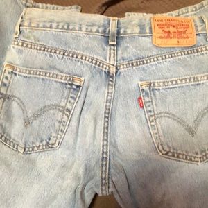 Selling 1 pair of Levi jeans